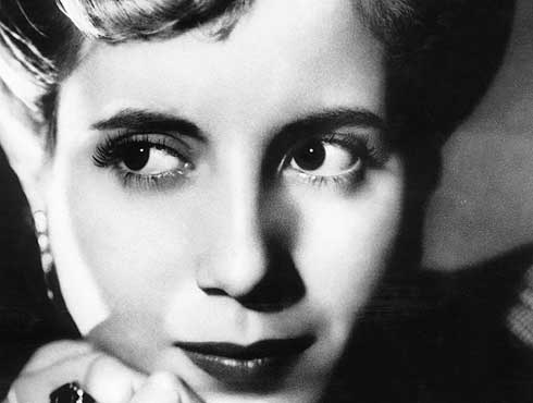 Buenos Aires.- Sesenta años después de su muerte, Eva Perón “vive” Eva-Perón