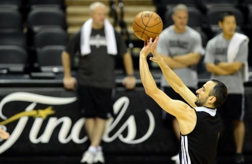 San Antonio a un paso del título; Ginoboli se lució contra Miami Manu-Ginóbili-4