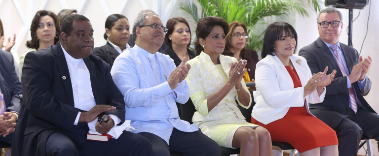 Universidades Dominicanas acogen propuesta Primera Dama Para niños y niñas  con discapacidad