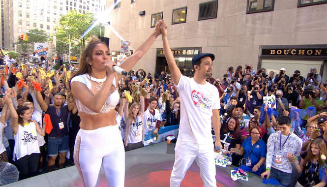 Jennifer Lopez y Miranda tributo a victimas2