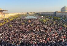 Miles de iraníes toman las calles para llorar al ayatolá Jamenei