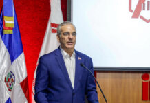 Presidente Luis Abinader aboga por un equilibrio entre eficiencia económica y justicia social durante encuentro en Intec. Otras Noticias Presidenciales