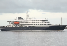 El MV Hondius llega al puerto tinerfeño de Granadilla