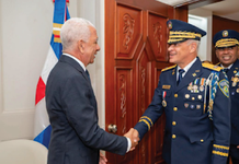 Congresista-Presidente del Senado Dominicano recibe al nuevo Director General de la Policía Nacional